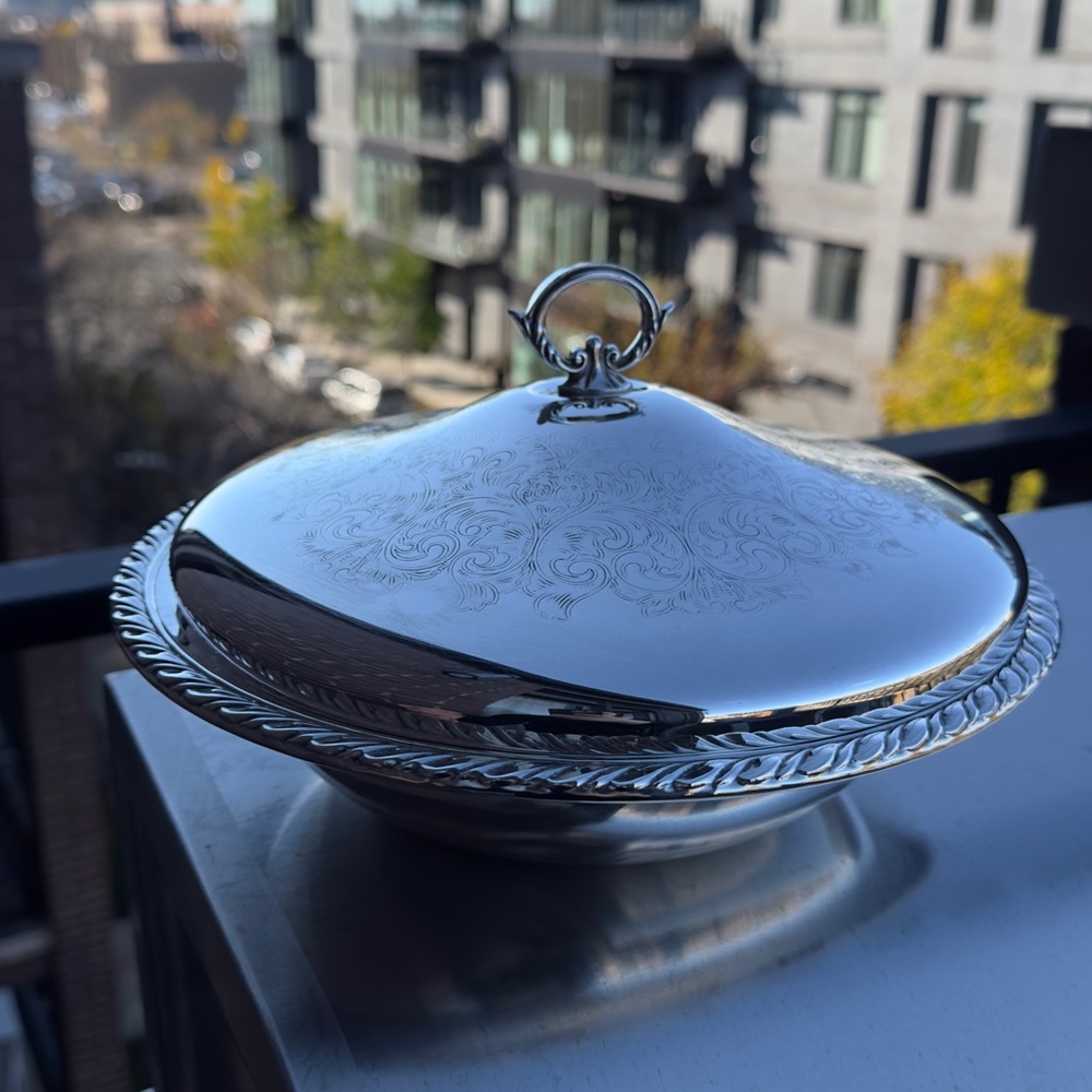 Oneida vintage silver bowl with lid.
